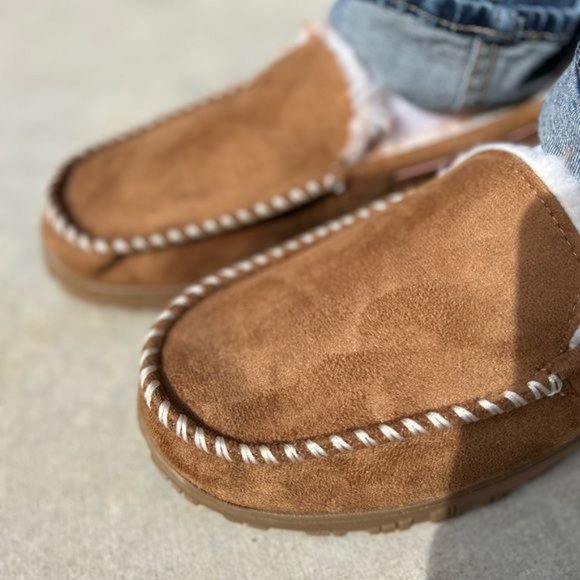 Mens Faux Fur Lined Slip On Moccasins - Picture 3 of 11